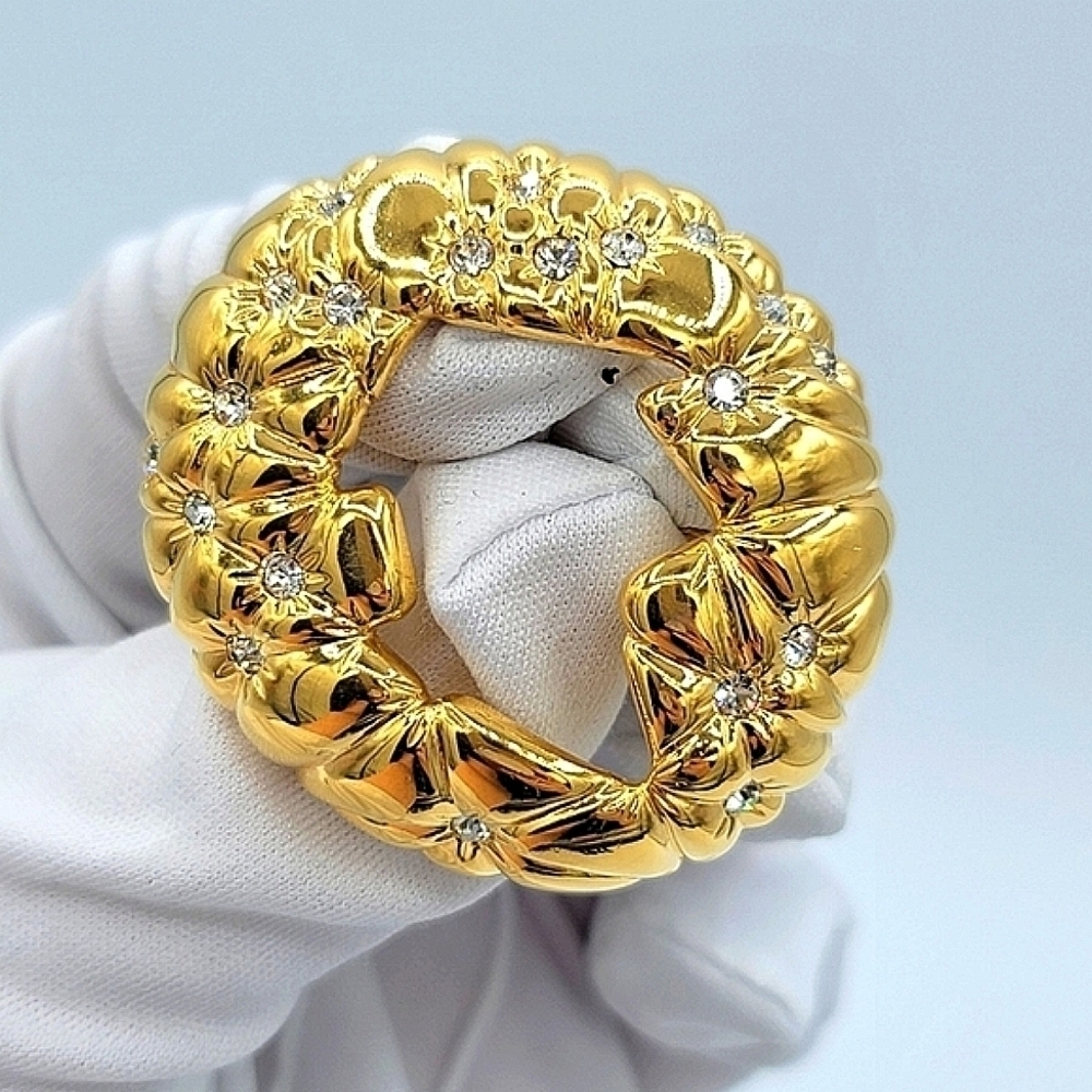 Swarovski Swan Vintage Gold Tone Crystal Brooch #847